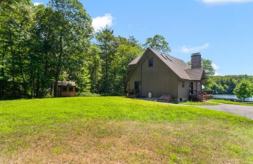 Burrillville House | Lakefront-hot Tub Gym Kayaks Paddleboards