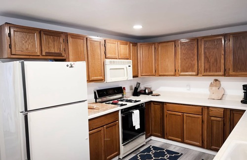 Brooklyn House | Lakefront house-6 acres of woods-Private Lake-4 miles from MIS
