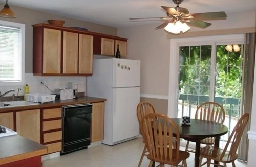 Vernon House | LAKEFRONT HOUSE, Dock, Firepit, Boat Lift - 7 day Saturday to Saturday Only
