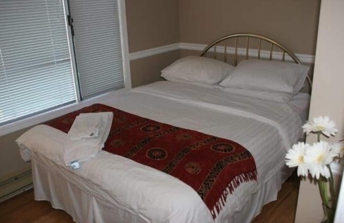 Vernon House | LAKEFRONT HOUSE, Dock, Firepit, Boat Lift - 7 day Saturday to Saturday Only