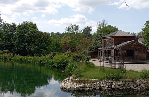 Augy House | Lakefront house in private park near Chablis and less than 2 hours from Paris
