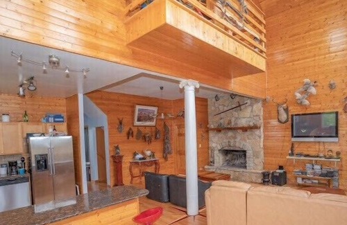 Newton Cabin | LAKEFRONT HOUSE