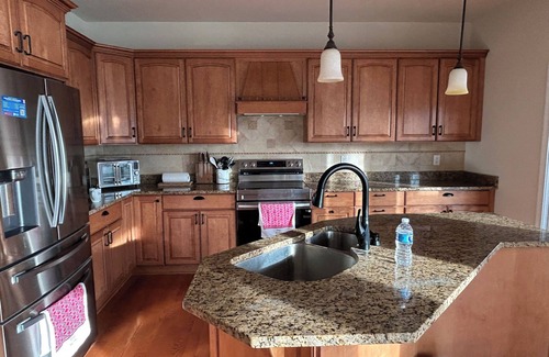 Livingston House | Lakefront. inground pool/spa, roomy, over 6.5K, 8 bedrooms, 5 full, 2 1/2 baths