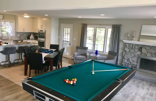 Waterford House | Lakefront Island Inn On Sylvan/Otter Lake
