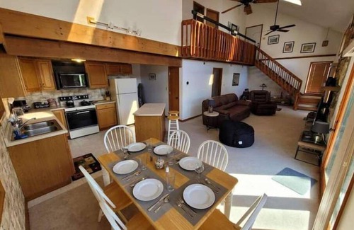 Rocky Mount House | Lakefront Labor day thru October Osage/Gravois, warm water & Forest color & Calm