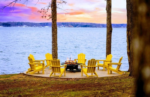 Bumpass House | Lakefront Lake Anna Views, Dock, Hot Tub, Firepit