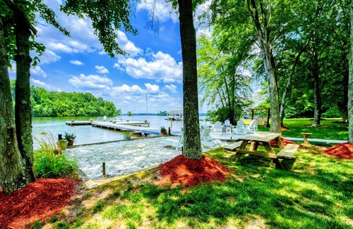 Bumpass House | Lakefront Lake Anna Views, Dock, Beach, Firepit
