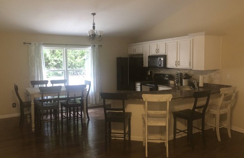 Eddyville House | Lakefront - Lake Barkley Vacation Home