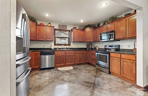 Rambo Riviera Cabin | Lakefront, Lakeviews Cedar Cabin- Rope Swing Cove