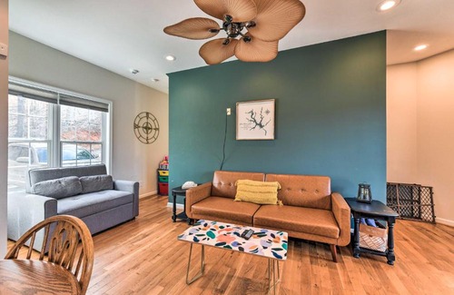 Southmont House | Lakefront Lexington House with Spacious Deck!