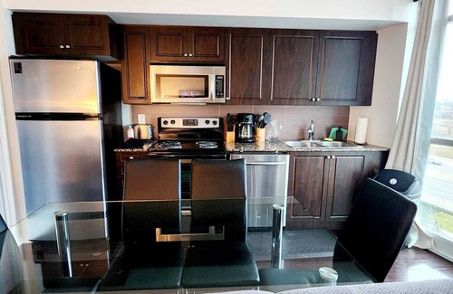 Fort York Condo | Lakefront living Downtown Toronto with Free Parking, indoor swimming and gym