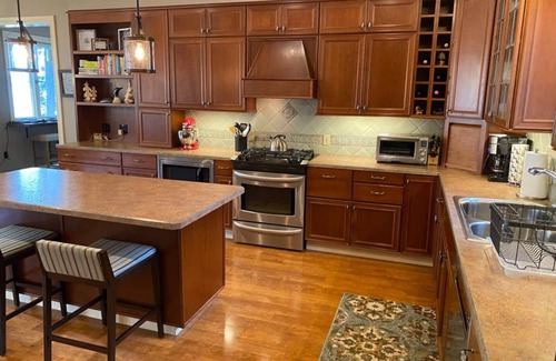 Town of Clifton House | Lakefront living with incredible lake and mountain views