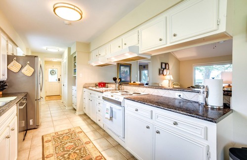 West Livingston House | Lakefront Livingston Vacation Rental w/Boat Dock!