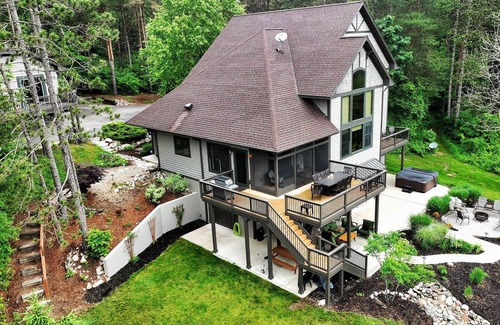 Big Rapids Cabin | Lakefront Lodge-65 Acres-Private Lake/Gourmet Kitchen/Game Room 5 of 5