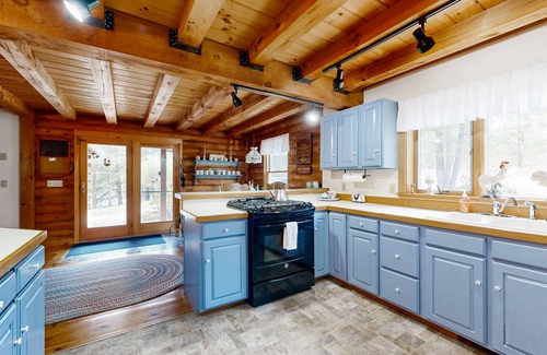 Bremen House | Lakefront lodge on Pemaquid Pond with dock, kayaks, canoe, SUP & firepits