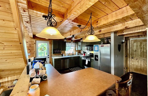 Bean Station House | Lakefront log cabin on stunning Cherokee Lake!