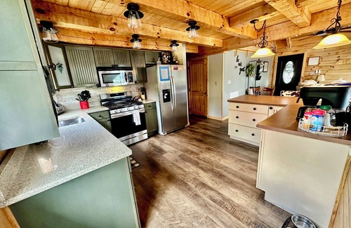 Bean Station House | Lakefront log cabin on stunning Cherokee Lake!