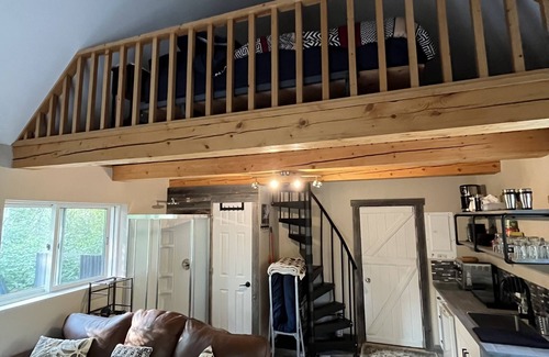 Manitoba Cottage | Lakefront Log Cabin with HOT TUB. Unique property with private lake access.