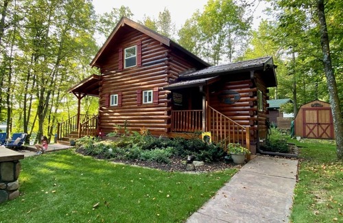 Bloomer Cabin | Lakefront log cabin! Fishing, UTV trails, outdoor kitchen & relaxation!