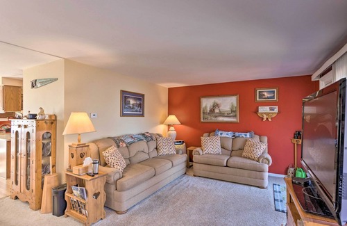 Ludington House | Lakefront Ludington Retreat w/Kayaks & Fire Pit!
