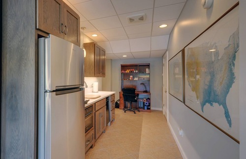 Elf Apartment | Lakefront Luxury 1 BR Suite