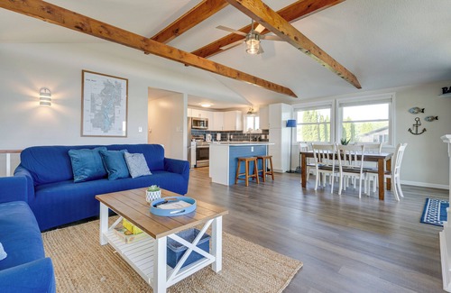 Howard House | LAKEFRONT LUXURY HAVEN: LAKE HOME ON APPLE VALLEY LAKE IN OHIO w/PRIVATE DOCKn