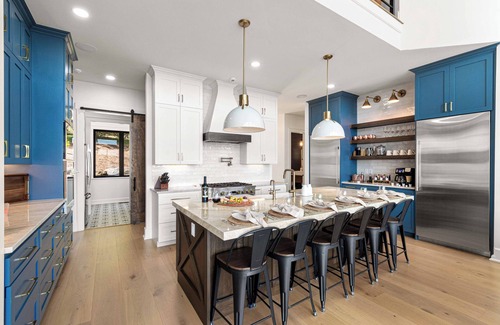 Arley House | Lakefront Luxury: HGTV Designer Home w/Gameroom!