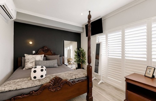 Simondium Cabin | Lakefront Luxury in Pearl Valley – Golf & Wine