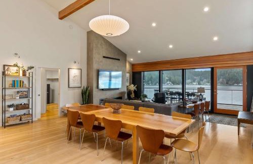 Olympia House | Lakefront Luxury Stunning Views Dock Hot Tub