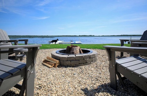 Ottertail House | Lakefront Luxury Awaits – Modern 5BR Retreat on Beautiful Rush Lake
