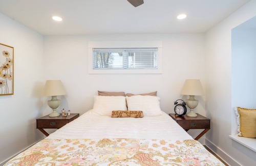 Geneseo House | Lakefront luxury with Cottage Charm