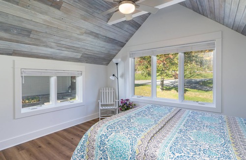 Geneseo House | Lakefront luxury with Cottage Charm