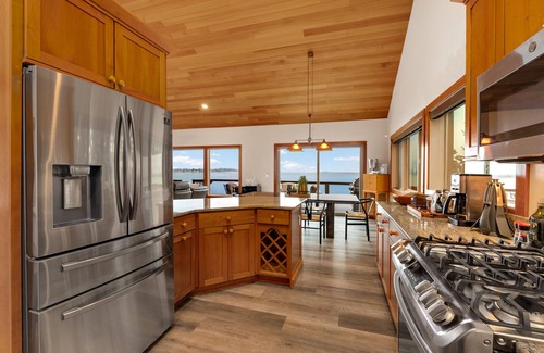 Sandpoint House | Lakefront Luxury, your own private beach & dock and close to Sandpoint