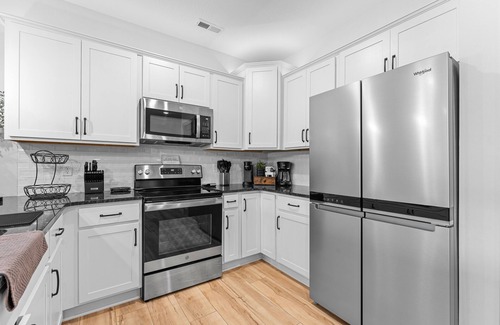 Branson Condo | Lakefront LuxurynNo Stairs/3 King Beds/nMinutes 2 Downtown/Family-Friendly