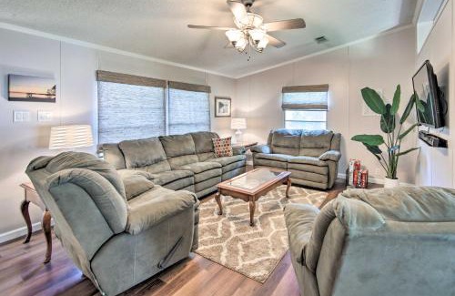 Enchanted Oaks House | Lakefront Mabank Gem with Sunset Views Pets Welcome