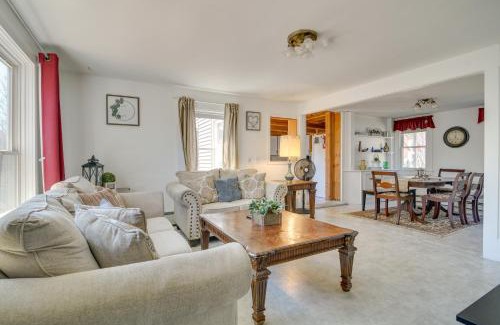 Oakland House | Lakefront Maine House about 4 Mi to Colby College