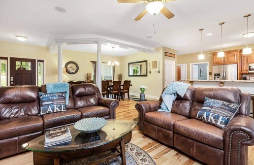 Lake Norman of Catawba House | Lakefront Manor w/Beach, Gameroom, Sauna, Theatre