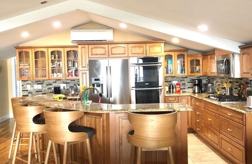 West End House | LAKEFRONT MARINA HOME- 3 DECKS, SUNSET VIEWS, 12 MIN TO FR QTR
