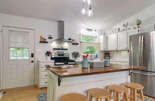 Chesapeake Ranch Estates-Drum Point Cabin | Lakefront Maryland Cabin w/Fire Pit, Grill & Deck