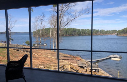 Modoc Shores House | Lakefront Masters Retreat!