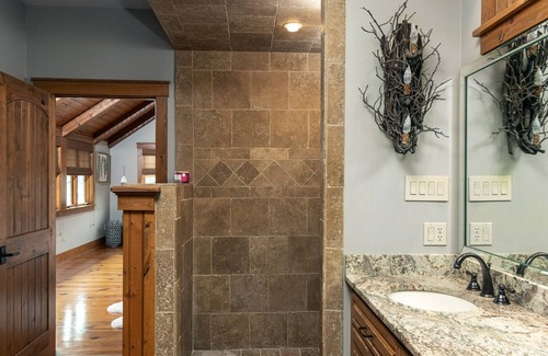 Landrum Ski Chalet | Lakefront Meditation