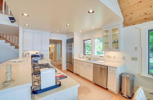 Channing Cottage | Lakefront Michigan Retreat w/Private Dock