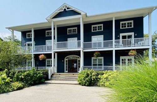 Union Pier House | Lakefront Modern Mansion With Heated Pool 9BR's On Private Sandy Beach