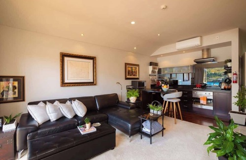 Queenstown Apartment | Lakefront, Mountain Views, Stylish unit
