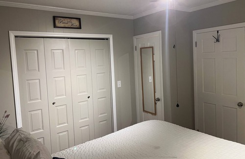 West Jefferson Condo | LAKEFRONT MTN. HIDEAWAY New Discounted Rates!