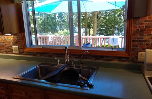 Armour Cottage | Lakefront Muskoka Cottage