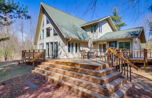 Neillsville House | Lakefront Neillsville Home with Fire Pit, Game Room!