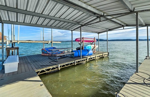 New Concord Cottage | Lakefront New Concord Home w/ Shared Fire Pit