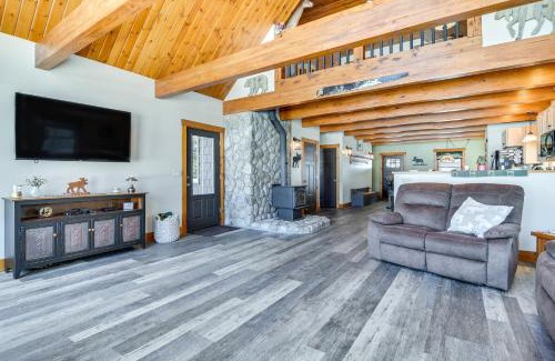 Errol House | Lakefront New Hampshire Hideaway with Deck and Views