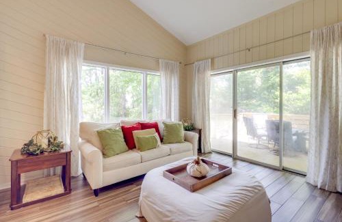 North Newport News House | Lakefront Newport News Home, 6 Mi to City Center!